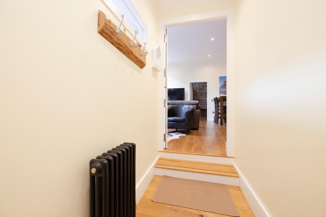 דירות אדינבורו Joivy 1 Bed Flat In Old Town, Next To St Giles Cathedral מראה חיצוני תמונה