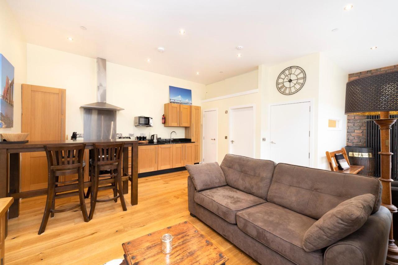 דירות אדינבורו Joivy 1 Bed Flat In Old Town, Next To St Giles Cathedral מראה חיצוני תמונה